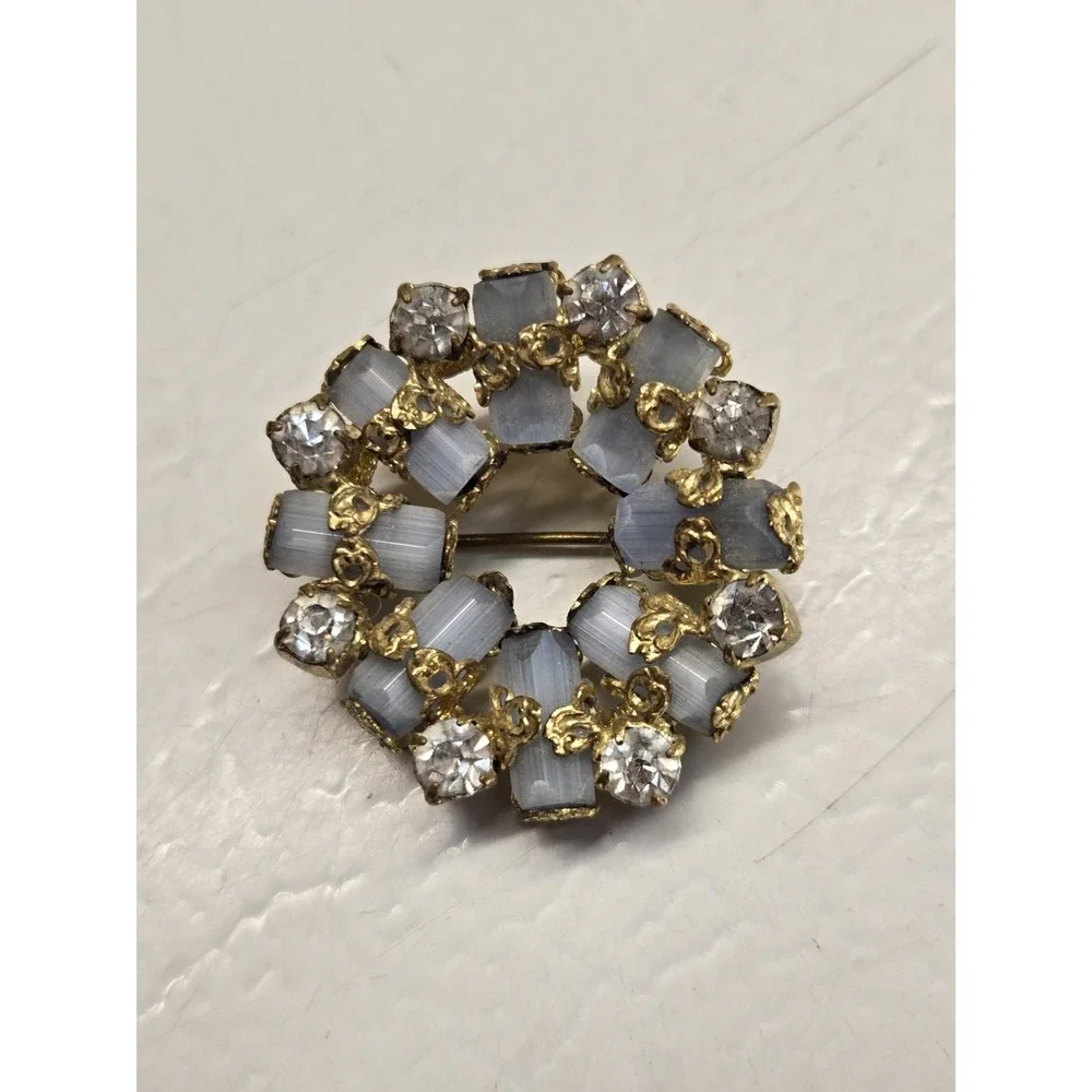 Vtg Mid Century Ice Blue Satin Glass Chaton Rhinestone Wreath Brooch Filigree